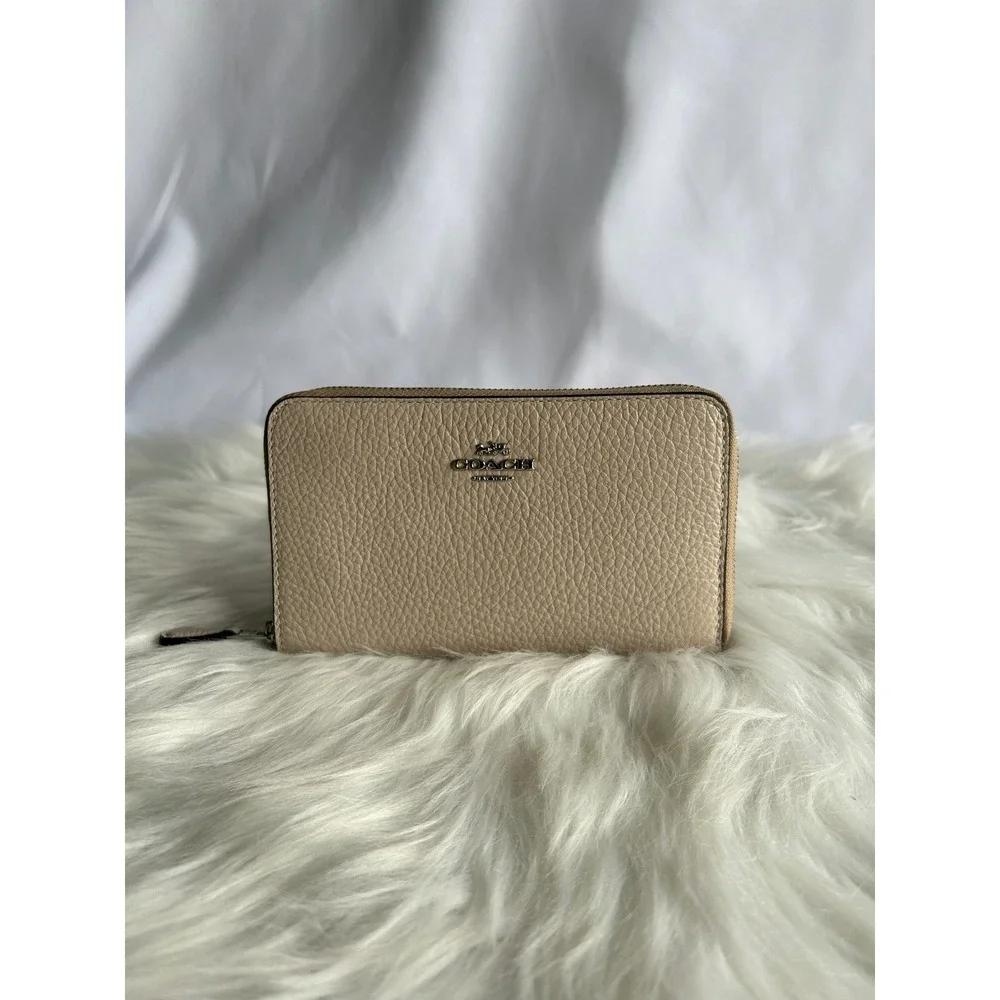 Coach Medium Zip Around Taupe Pebbled Leather Wallet Excellent - Picture 2 of 7